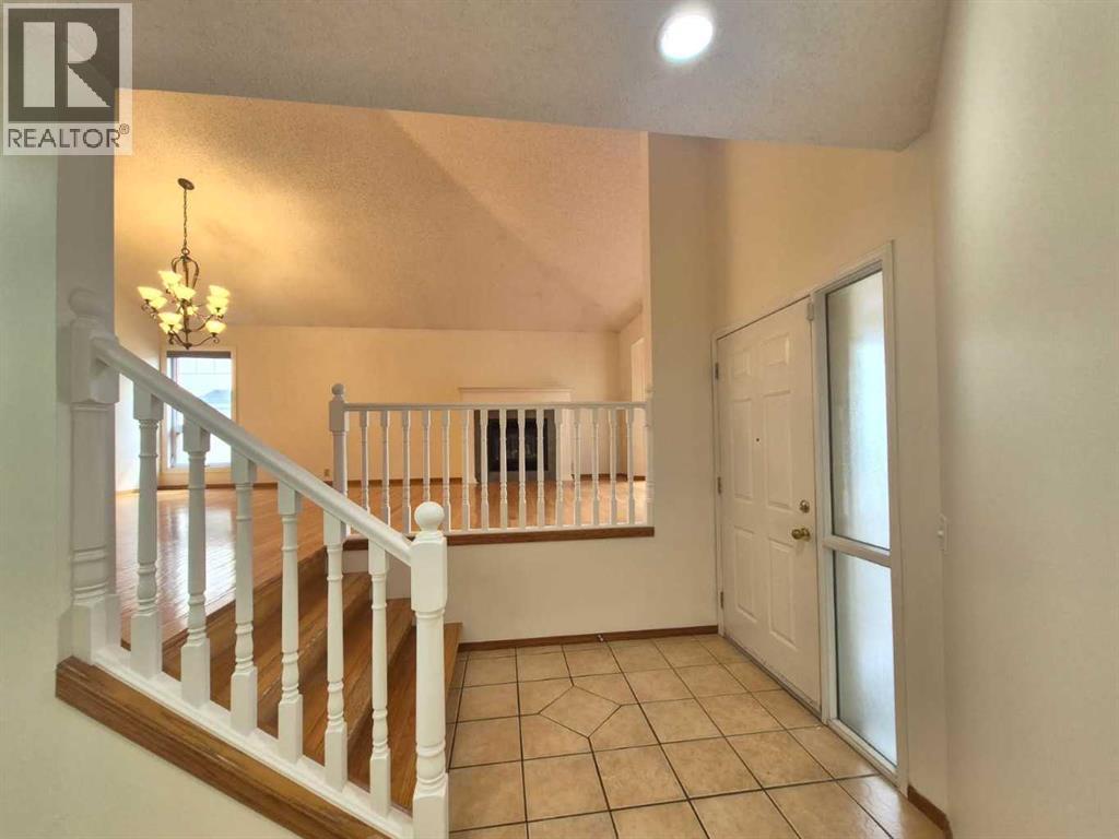 7 Suncastle Crescent SE