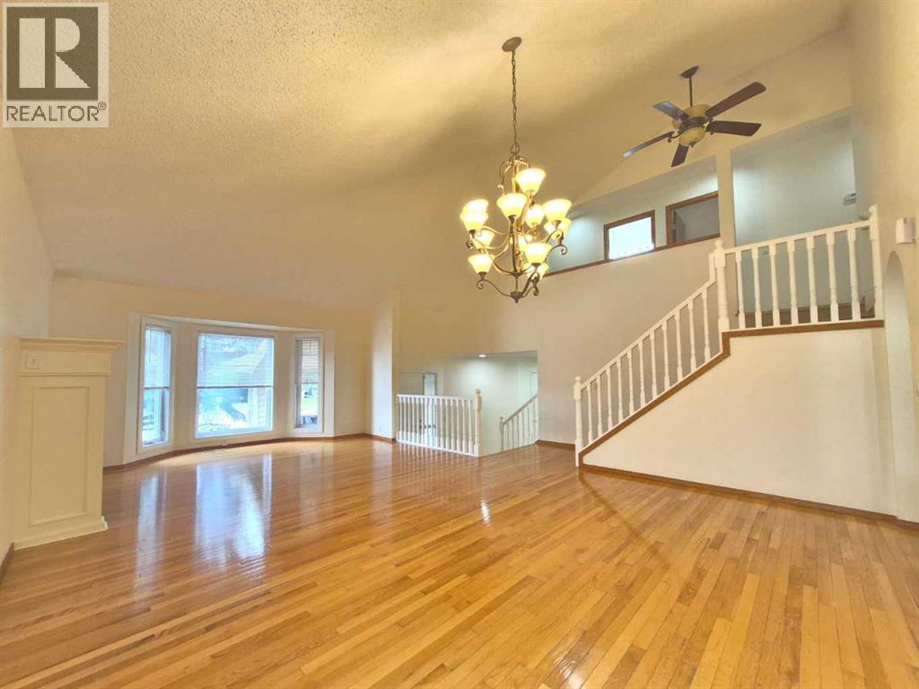 7 Suncastle Crescent SE