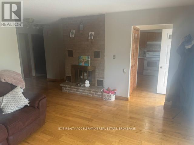 106 JOYCE STREET - Photo 4