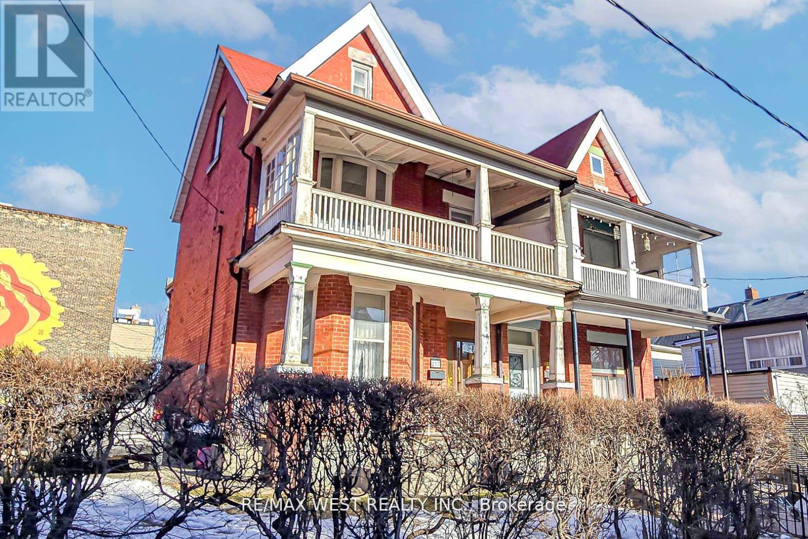 Photo 1 of 35 — 217 GLADSTONE AVENUE, Toronto (Little Portugal), ON M6J3L5