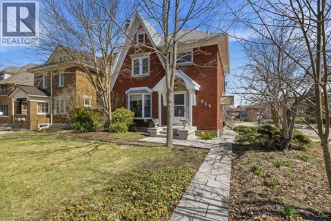 859 QUEEN'S Boulevard Kitchener ON N2M1A6