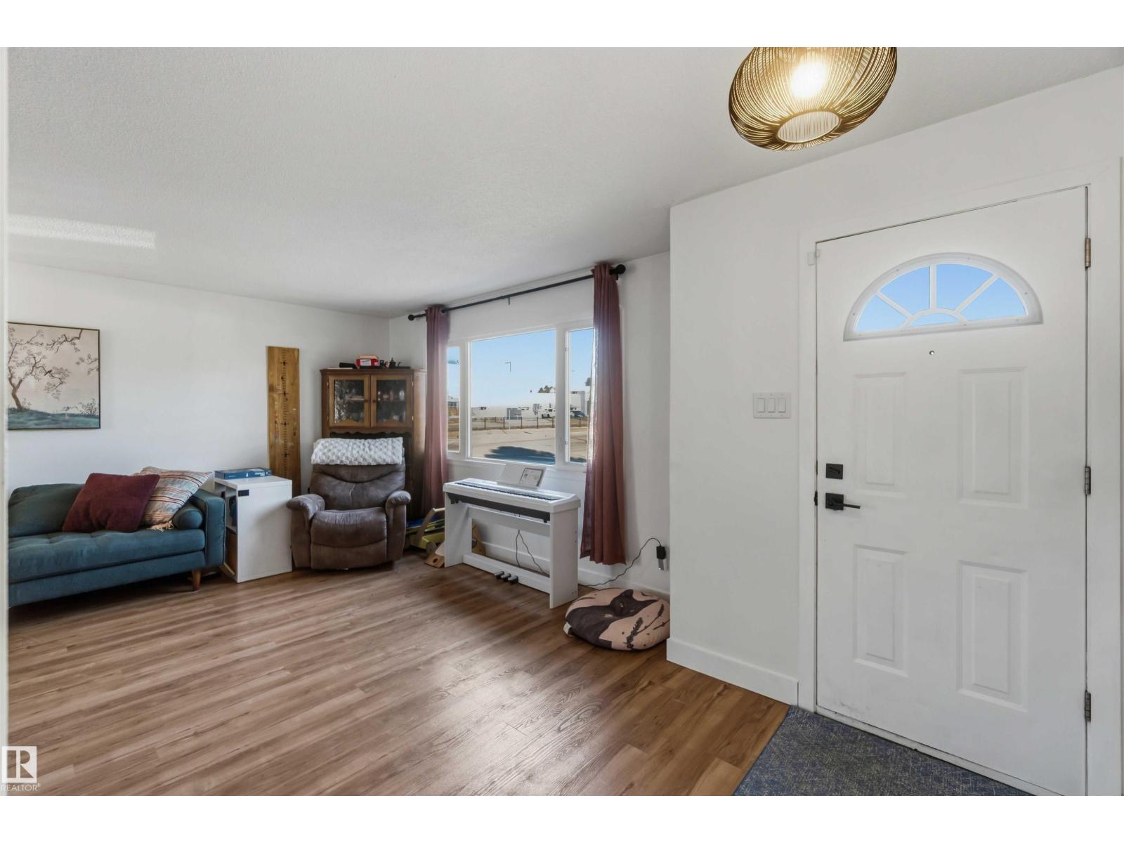 3119 110 AV NW