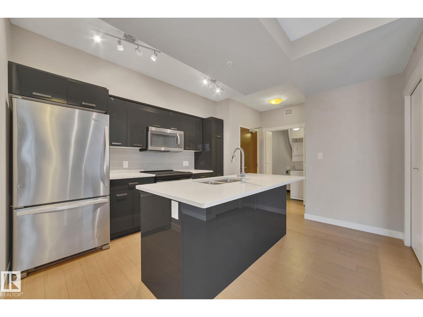 #2107 10410 102 AV NW