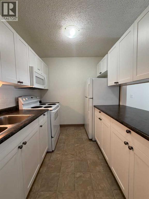 223, 14921 Macdonald Drive