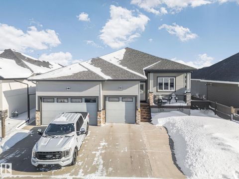 105 HOULE DR Morinville AB T8R0E1
