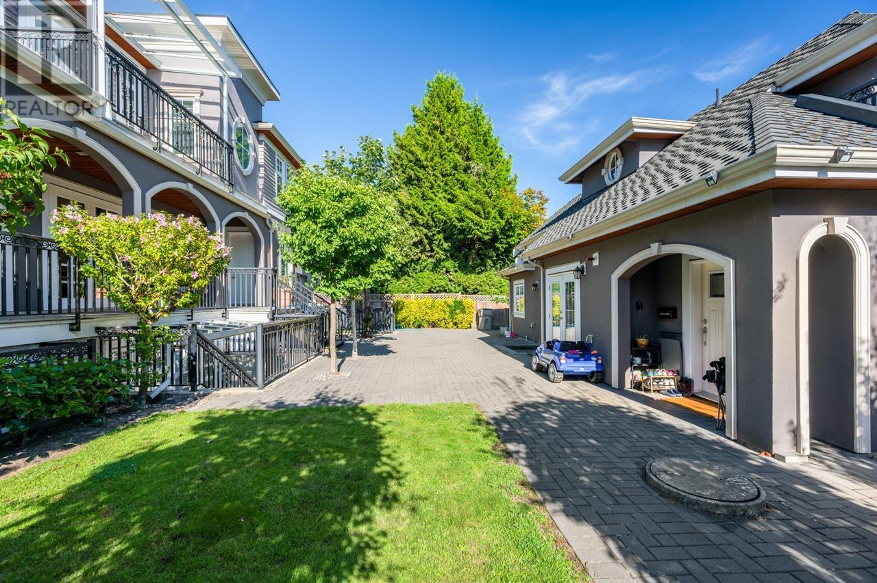 738 W 54TH AVENUE