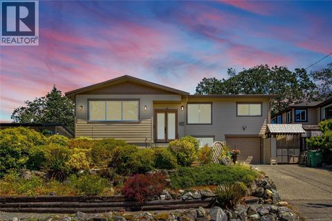 3947 Morgan St Saanich BC V8X1Z9