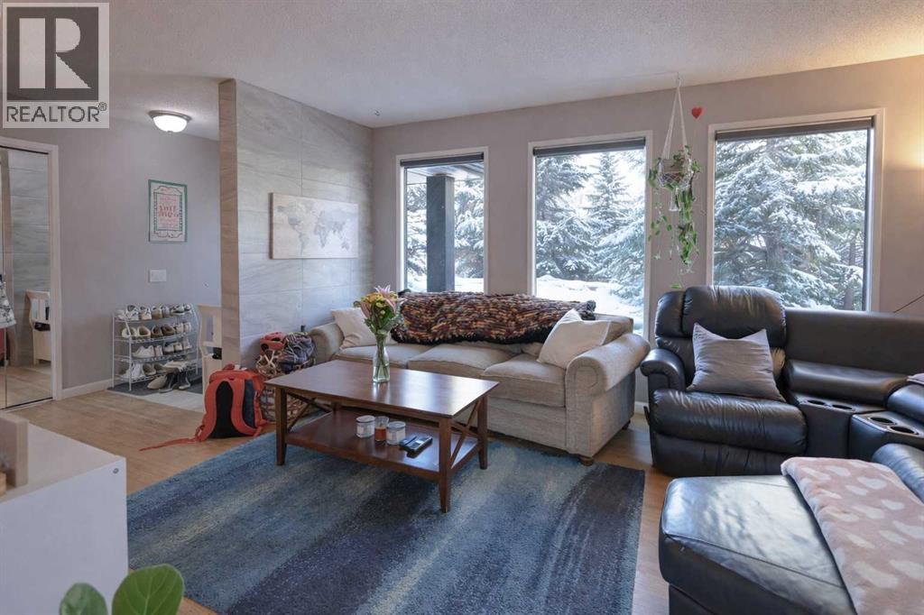 102 Dalgleish Bay NW