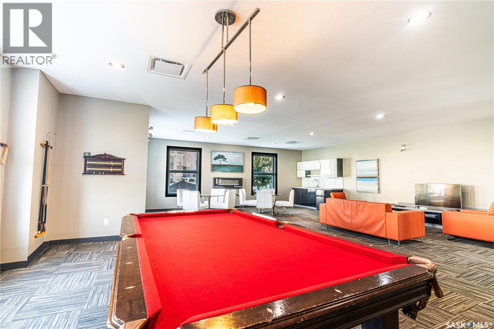 211 130 Phelps WAY