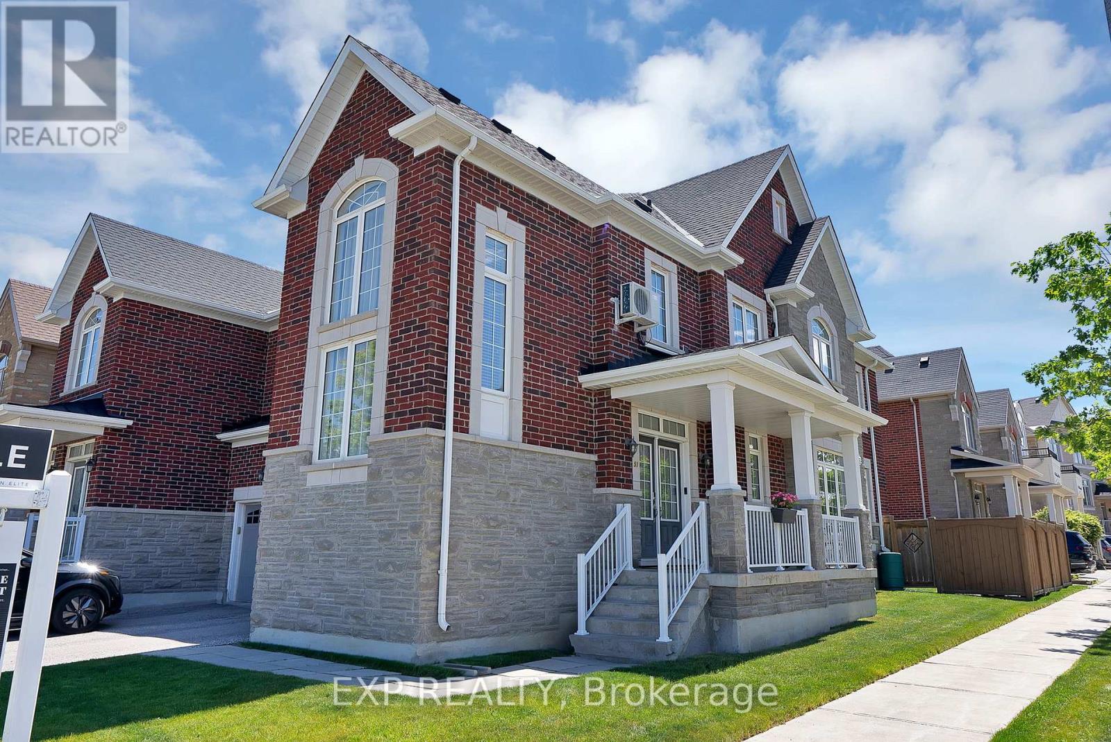 51 LIVING CRESCENT