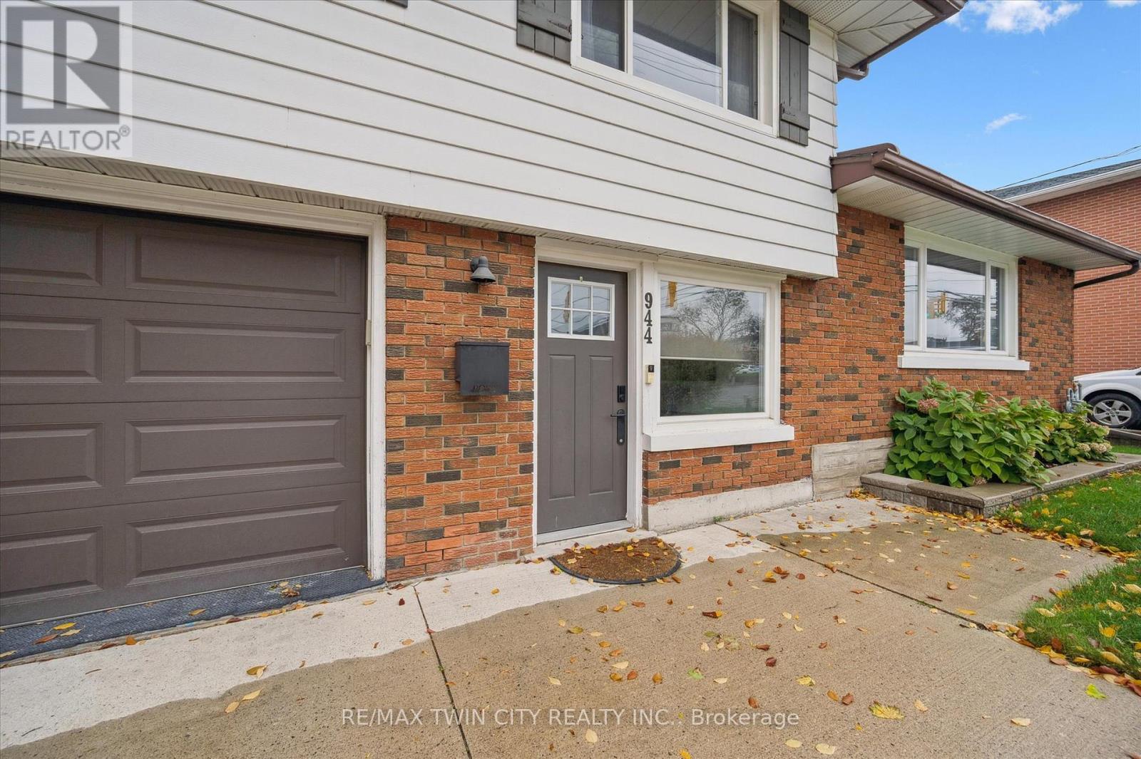 944 CONCESSION DRIVE