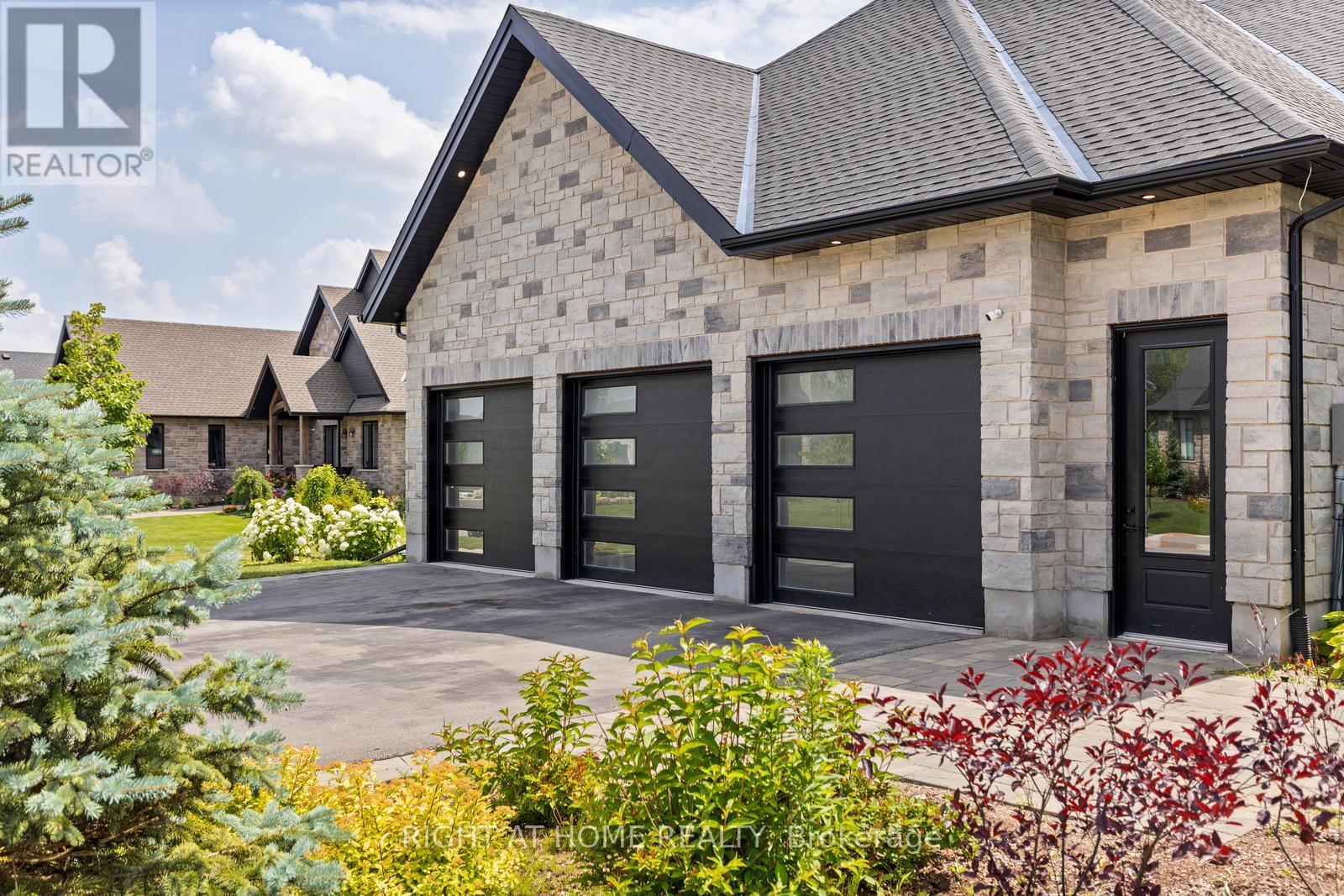 11 WHITCOMBE WAY