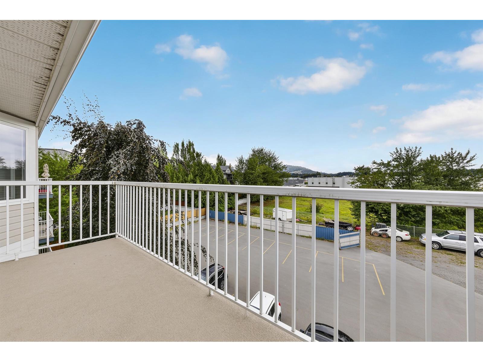 408 8537 YOUNG ROAD|Chilliwack Proper South
