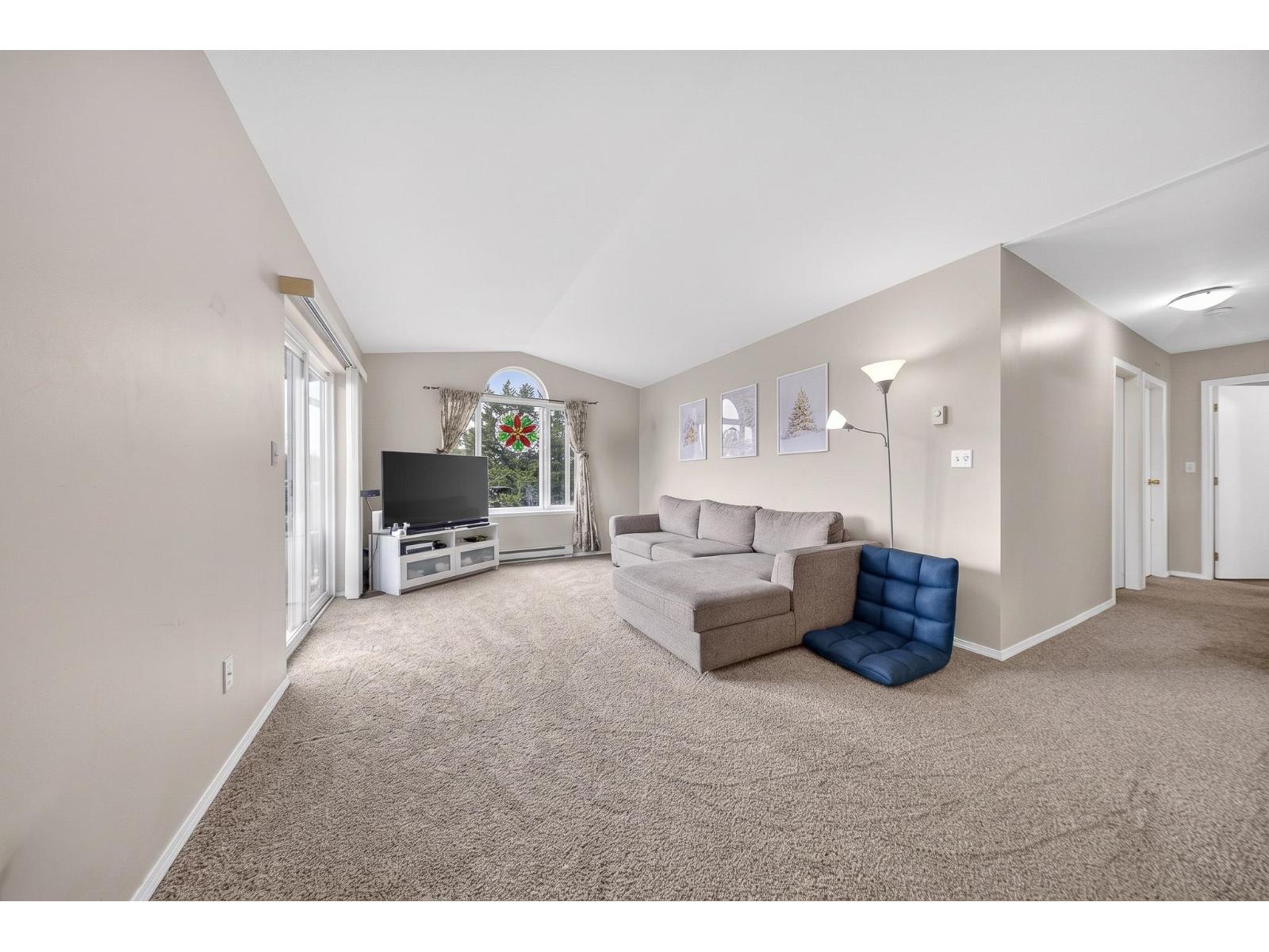 408 8537 YOUNG ROAD|Chilliwack Proper South