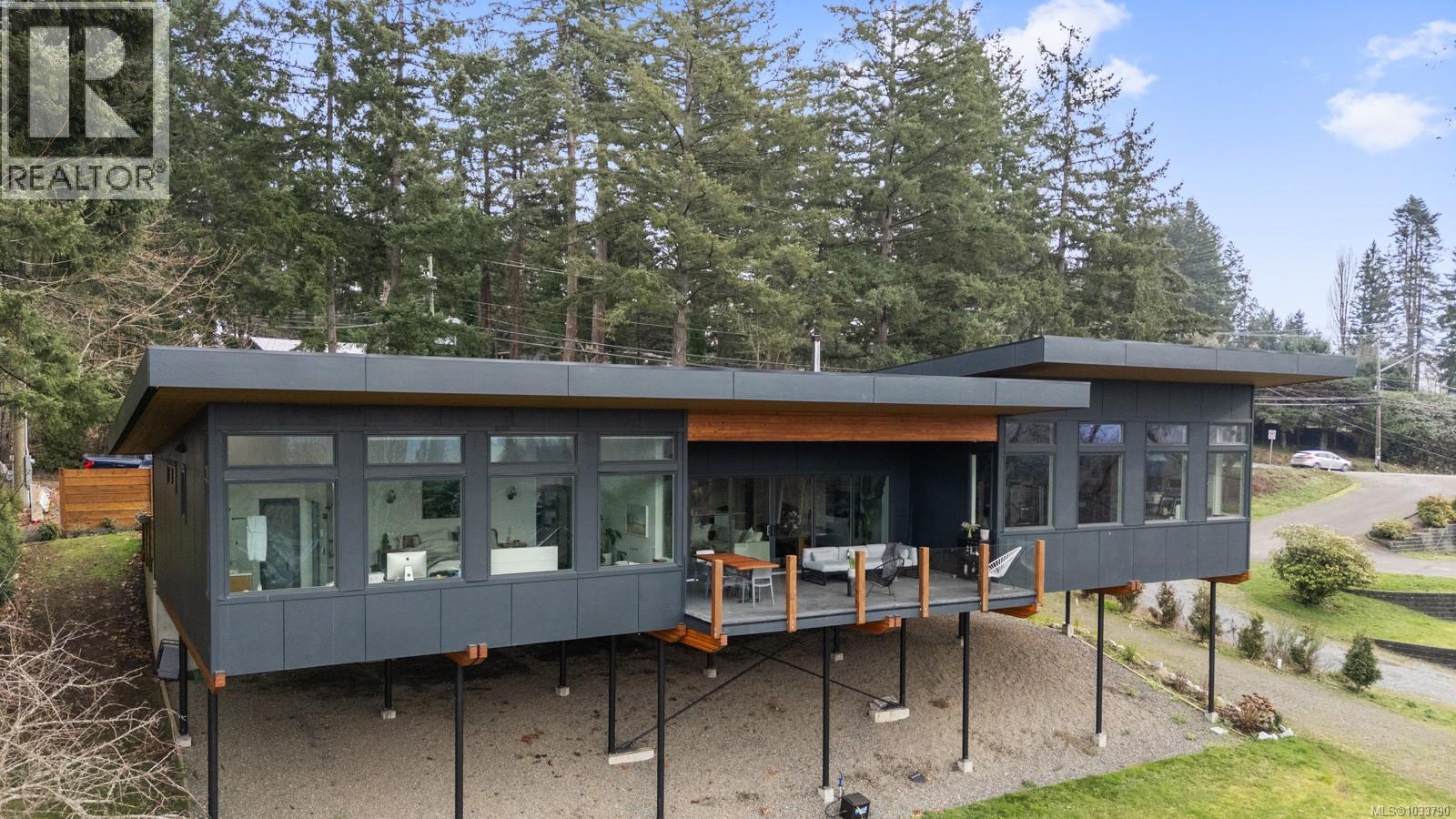 4721 Island Hwy