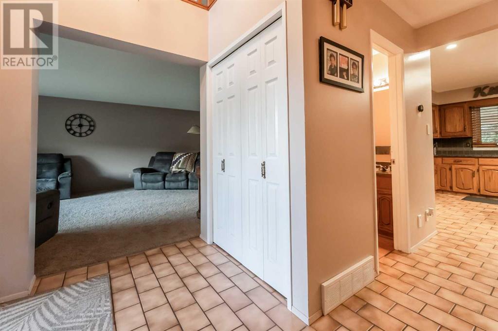 11 Tudor Court S