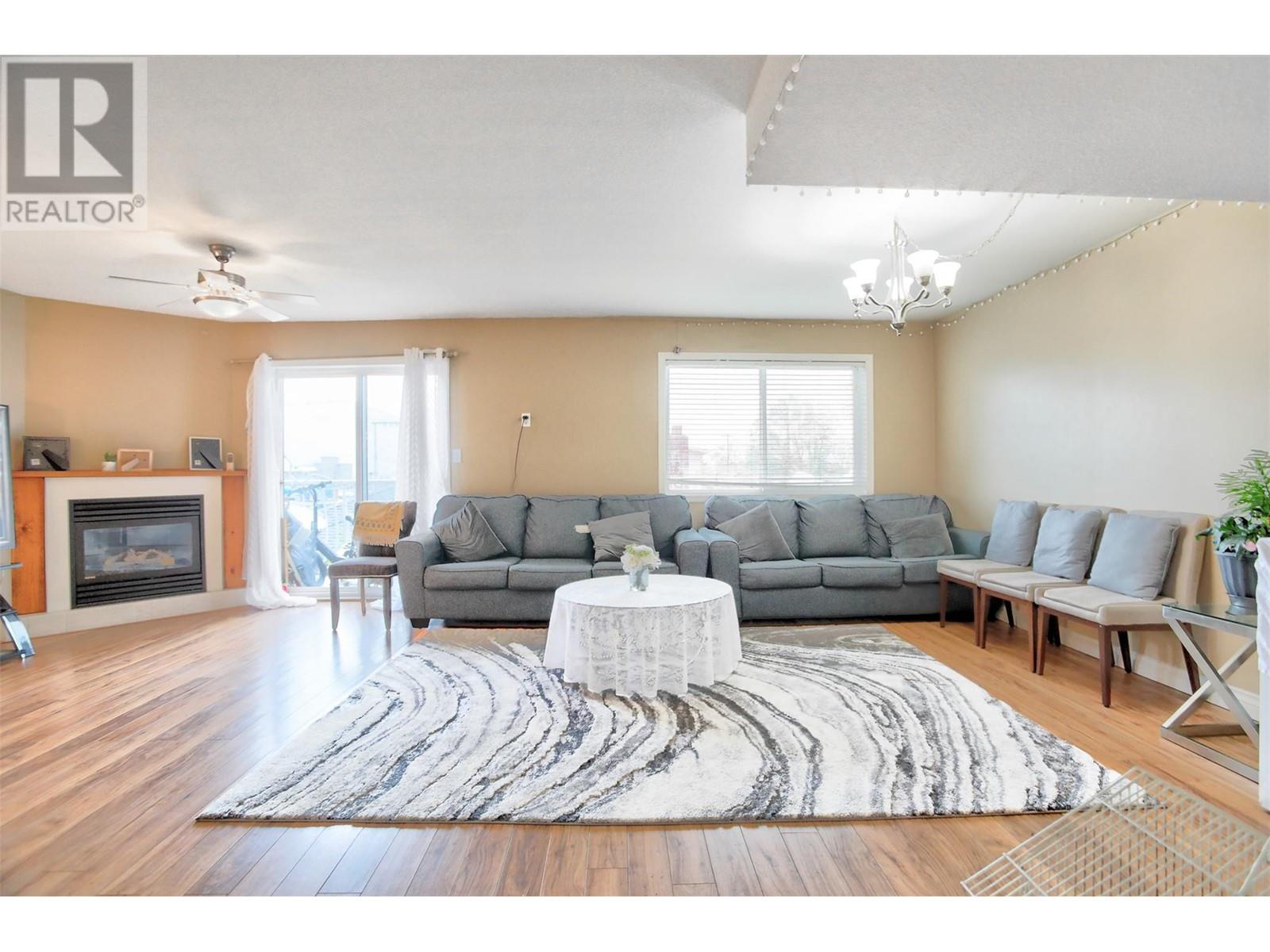 95 ECKHARDT Avenue Unit# 203