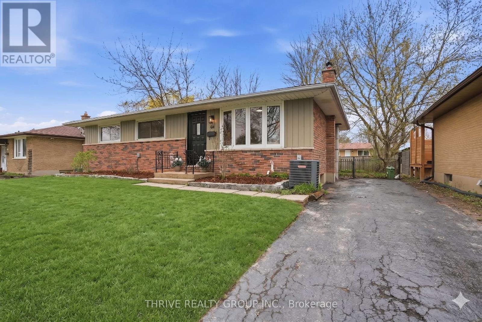 44 MENDIP CRESCENT
