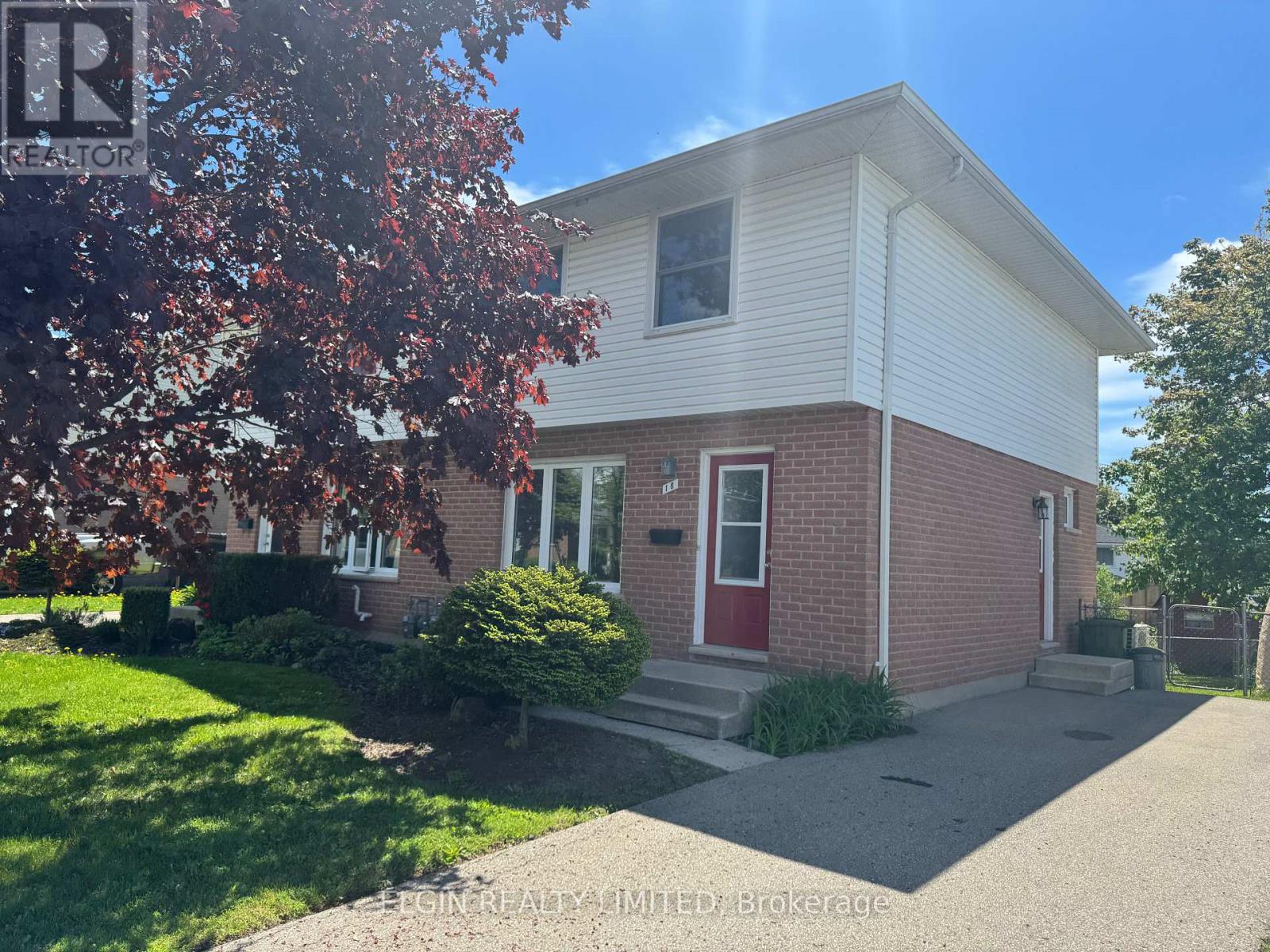 18 VANIER PLACE