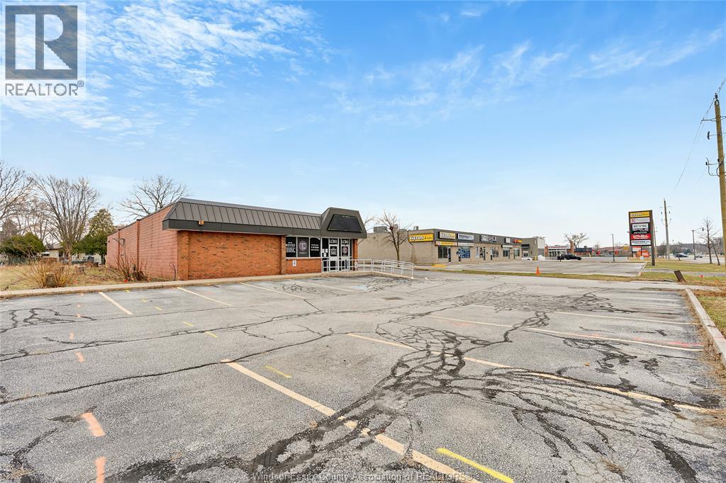 495/485 SANDWICH STREET South