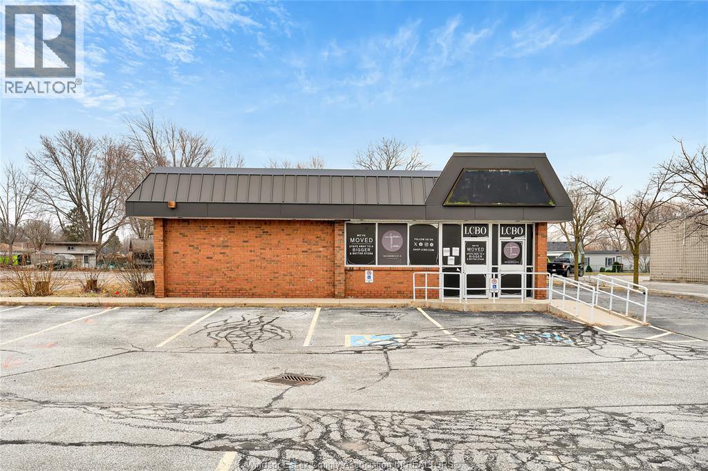 495/485 SANDWICH STREET South