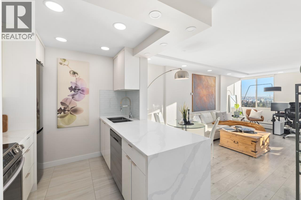 1601 2004 FULLERTON AVENUE