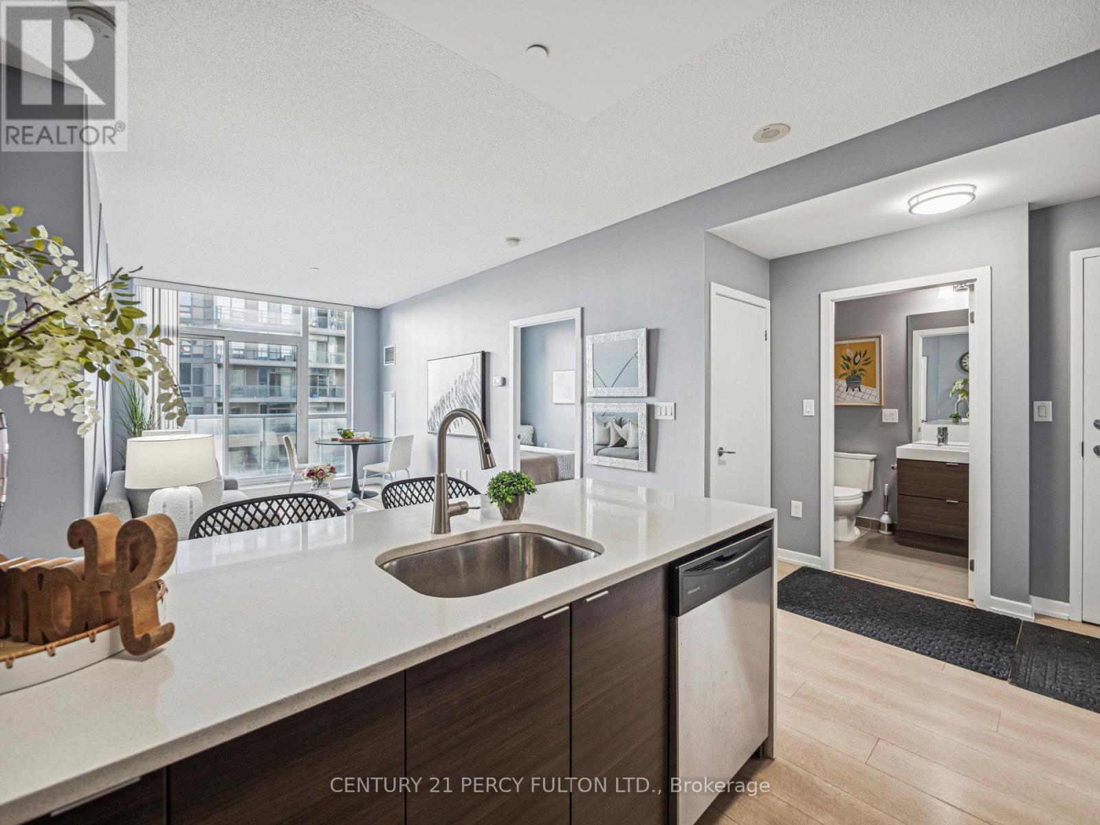 408 - 62 FOREST MANOR ROAD