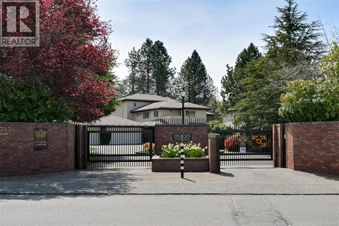 104 2345 Cedar Hill Cross Rd Oak Bay BC V8P5M8
