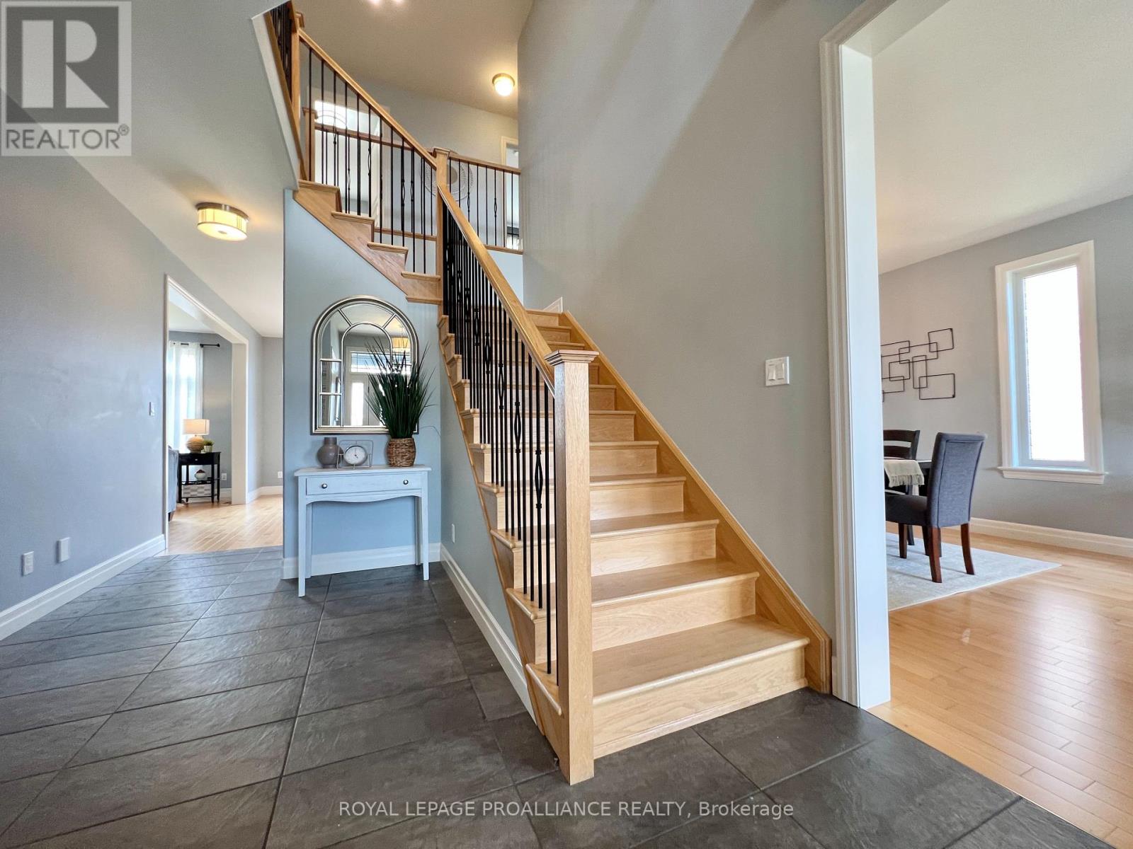 32 VERTIS COURT