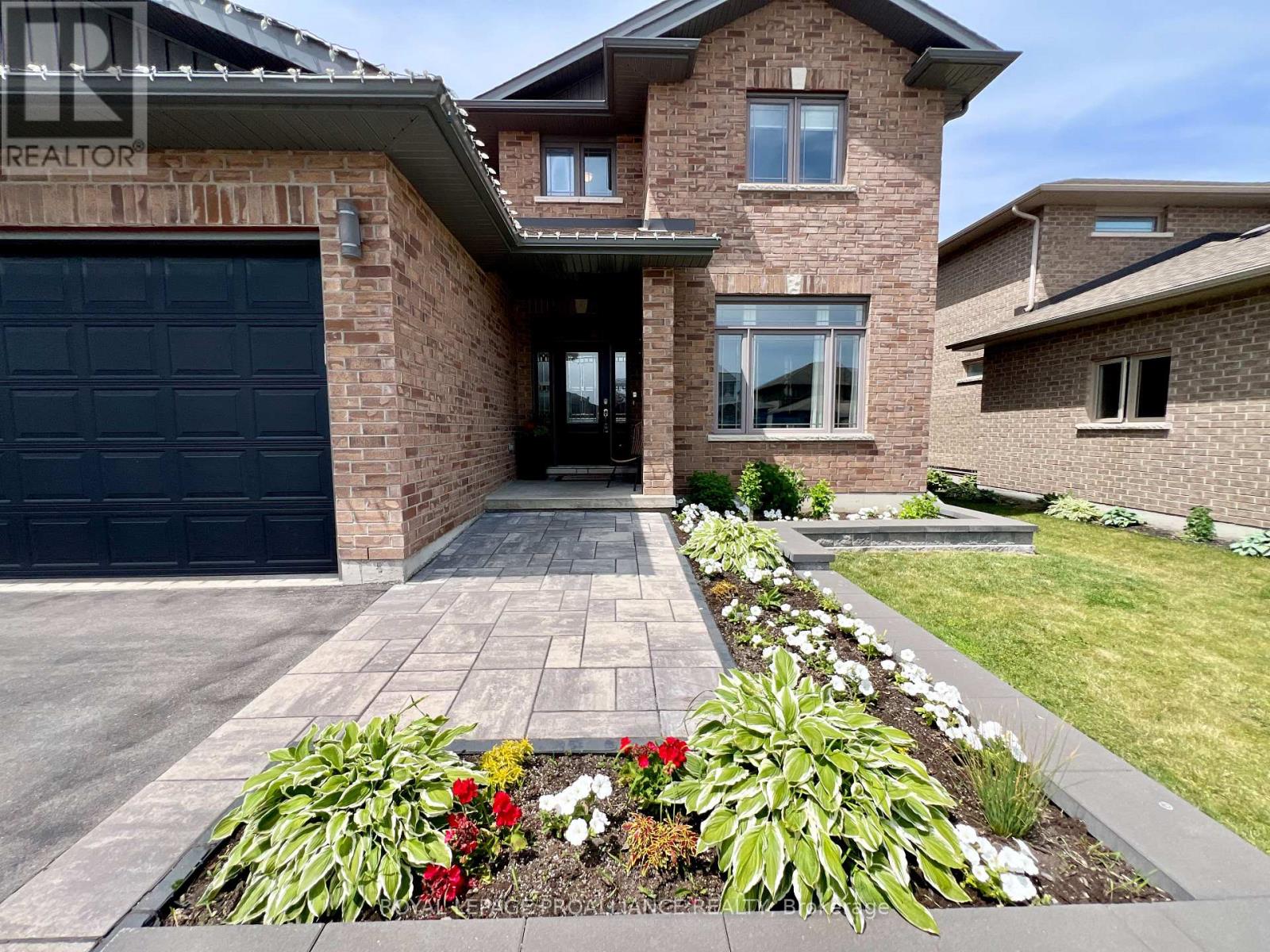 32 VERTIS COURT