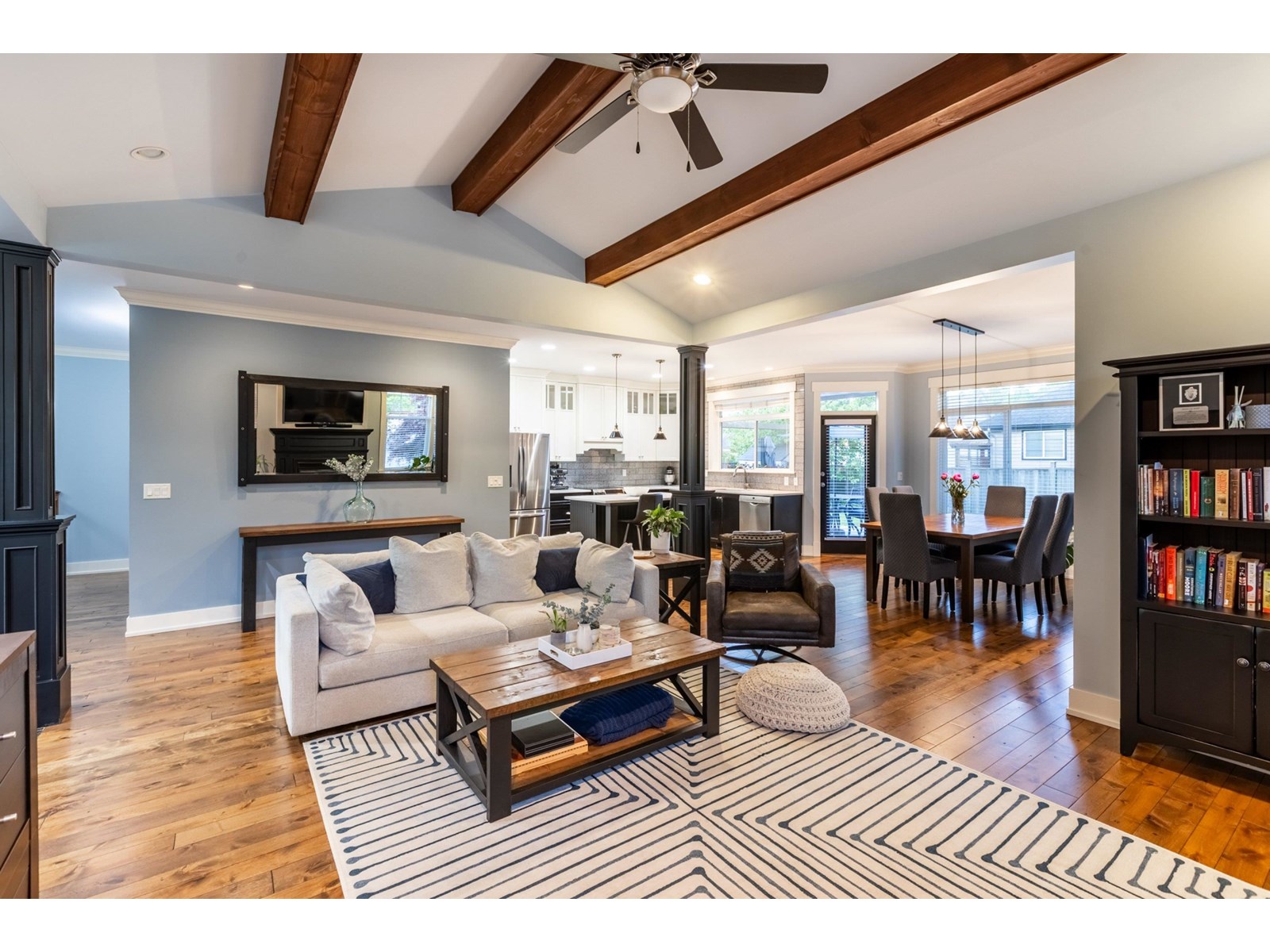 3818 CAVES COURT