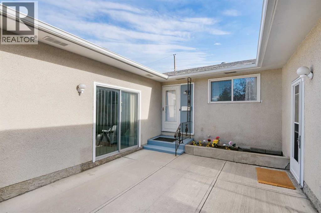 228 Queensland Drive SE