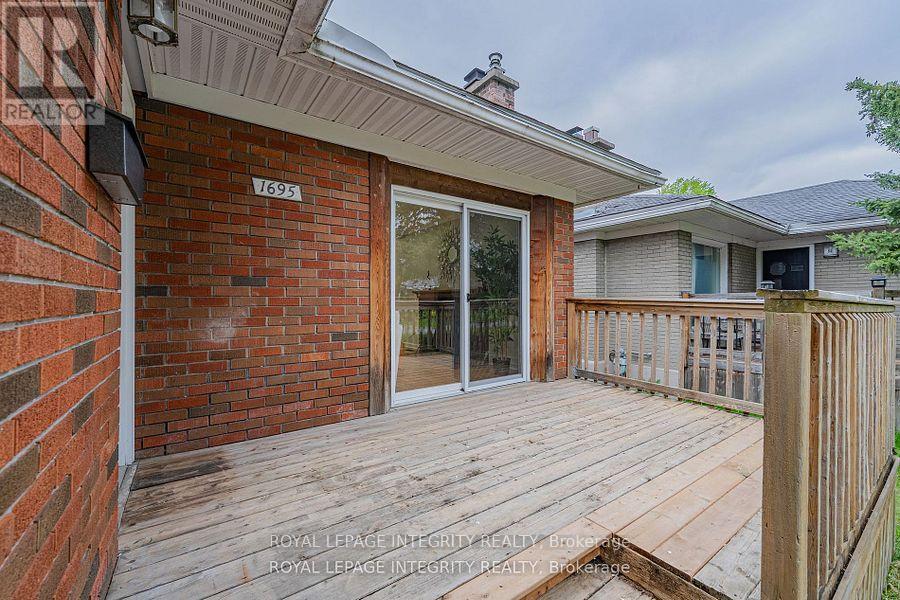 1695 GAGE CRESCENT N