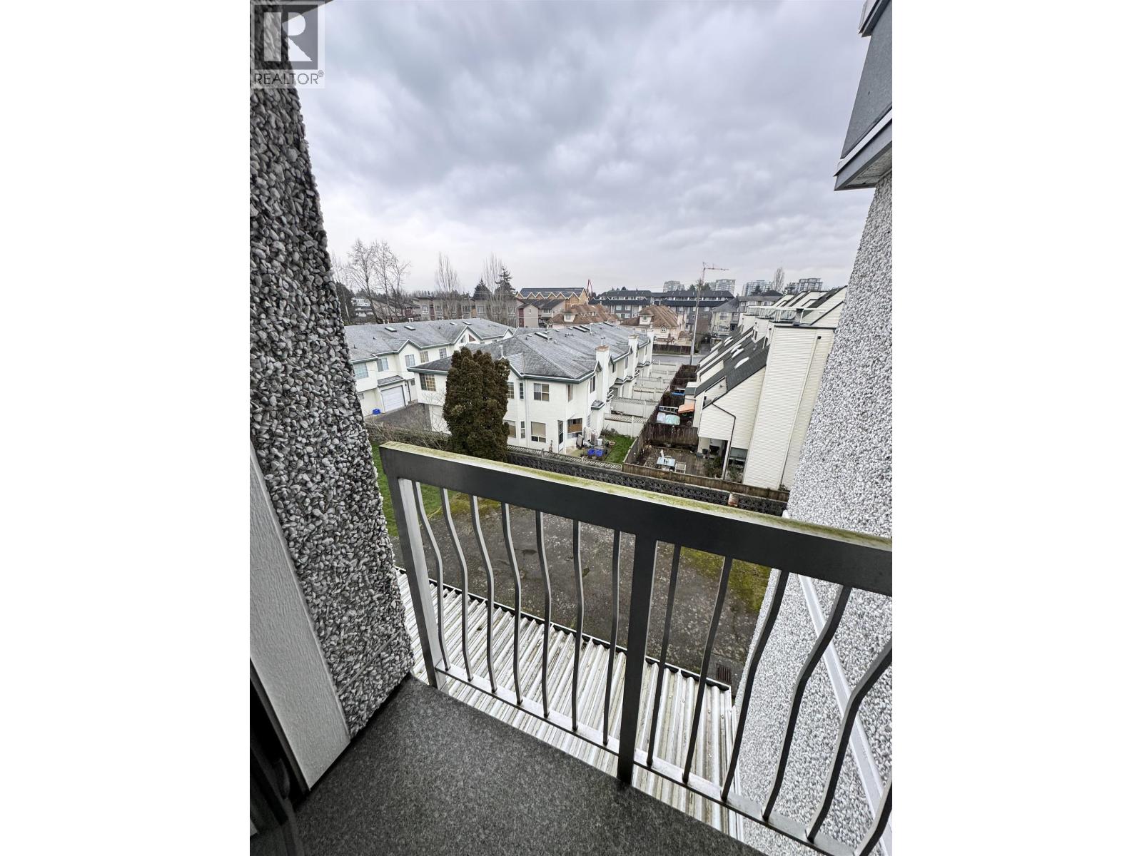 312 6420 BUSWELL STREET