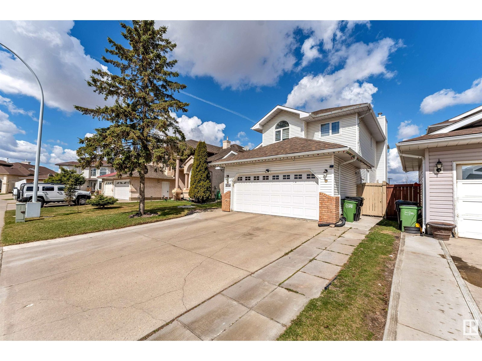 1050 JAMES CRESCENT NW NW