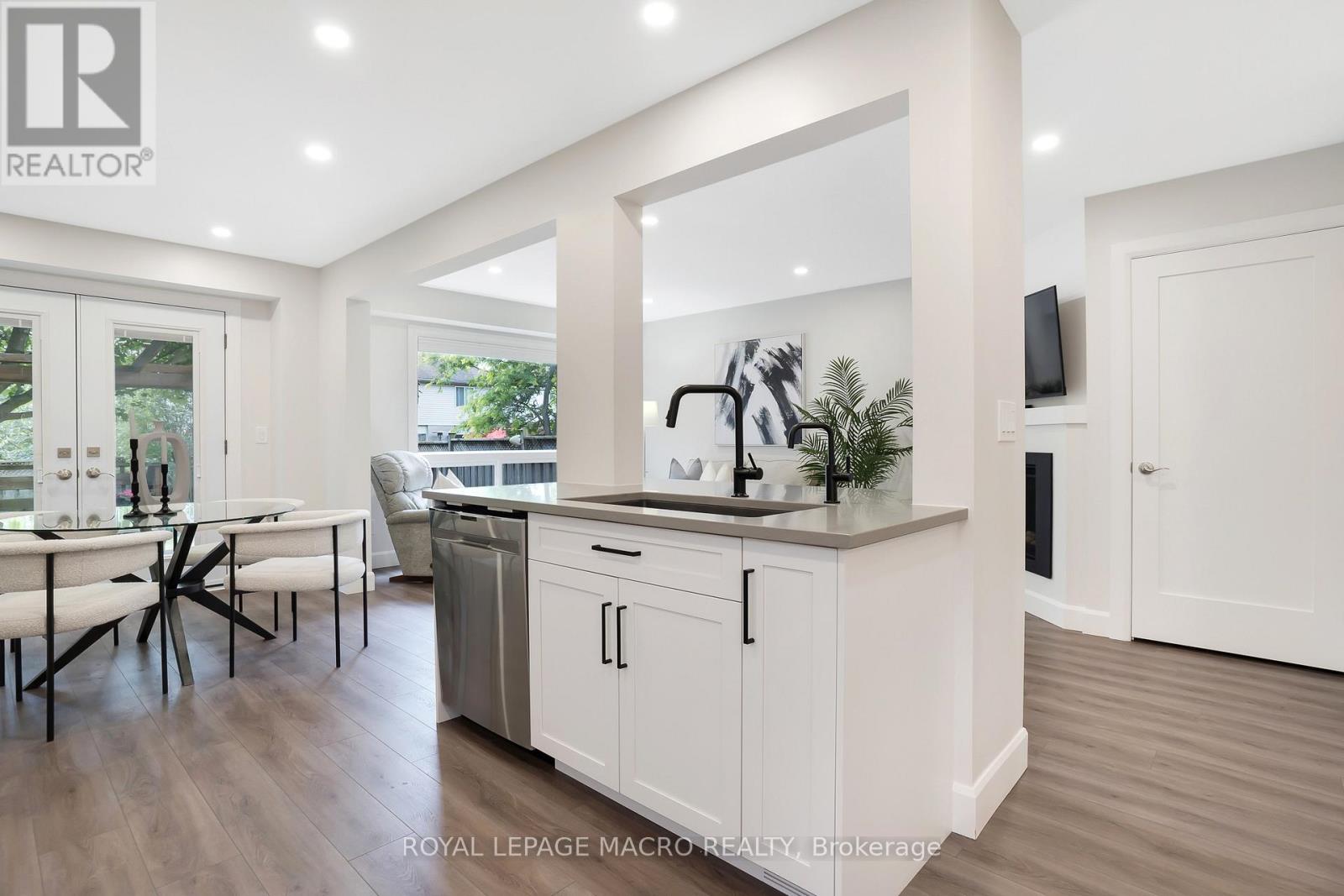 156 KARALEE CRESCENT