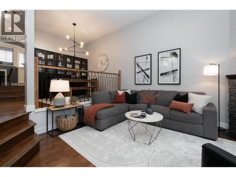 118 216 E 6TH STREET North Vancouver BC V7L1P5