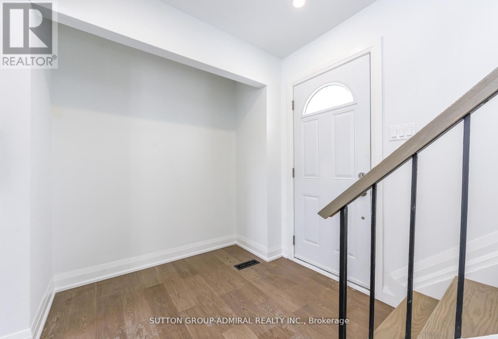 4 HARDCASTLE COURT