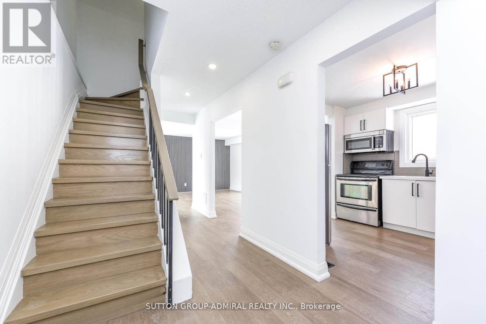4 HARDCASTLE COURT