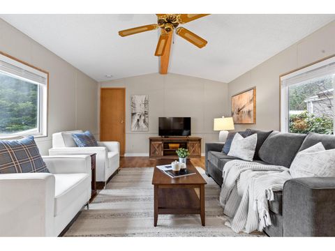 216 45835 SLEEPY HOLLOW ROAD|Cultus Lake East Cultus Lake BC V2R5A7