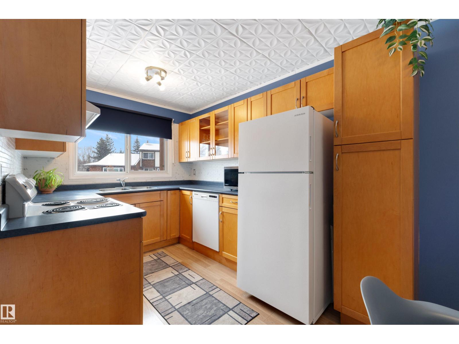 #112 16725 106 ST NW