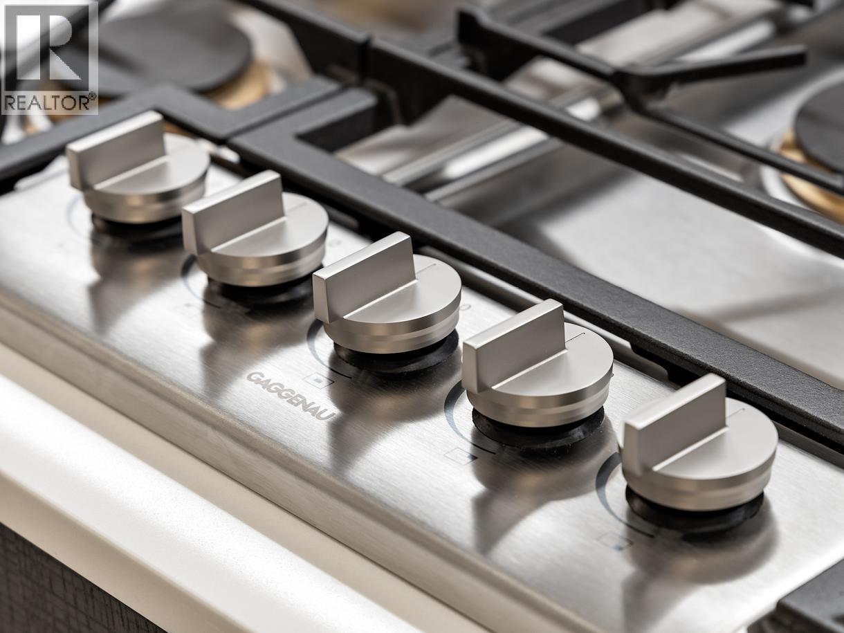 1102 2323 FIR STREET