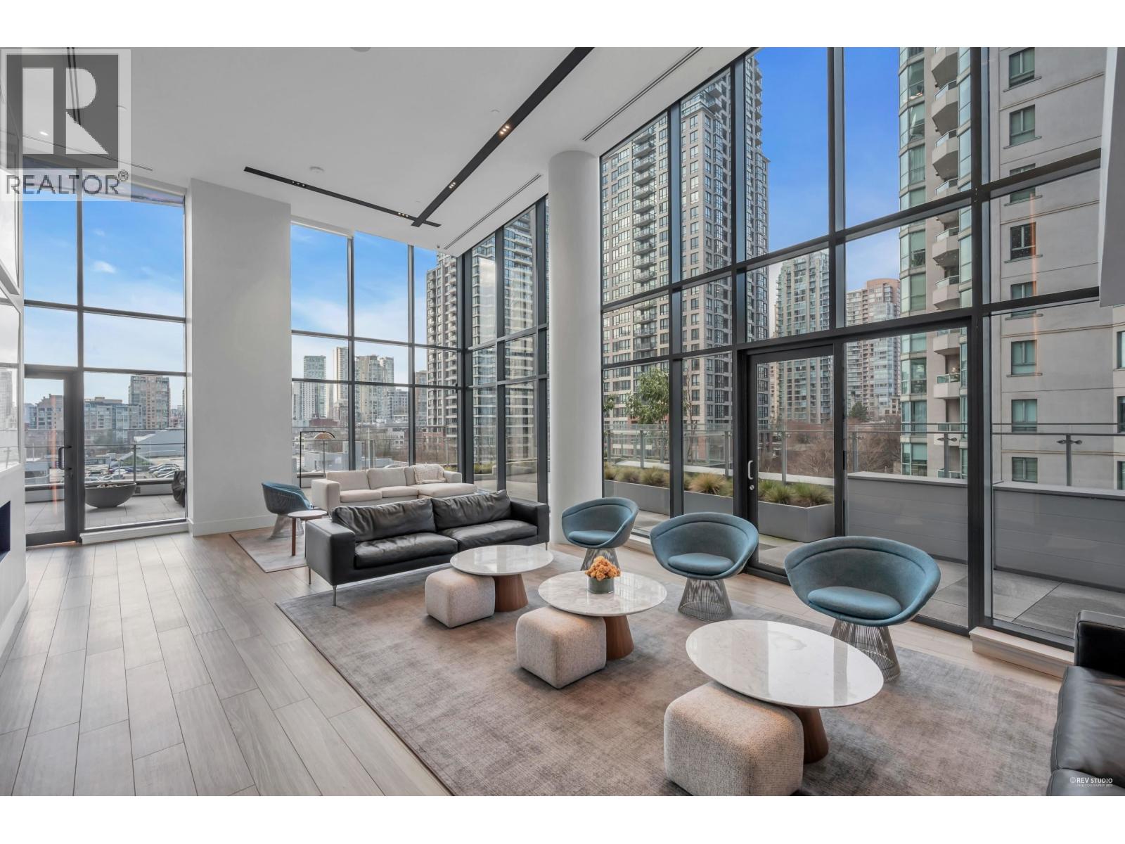 2104 885 CAMBIE STREET