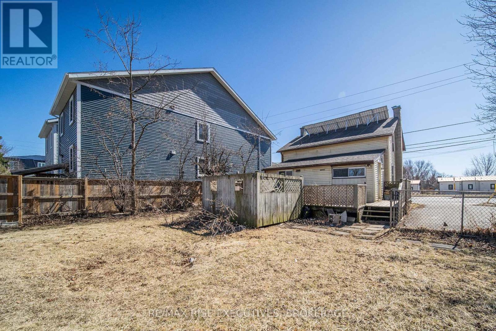789 KING STREET W