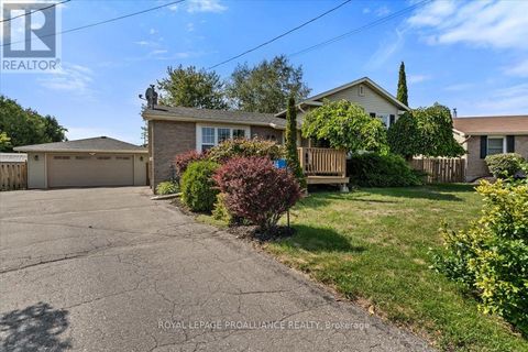 16 CENTRE COURT Quinte West (Frankford Ward) ON K0K2C0