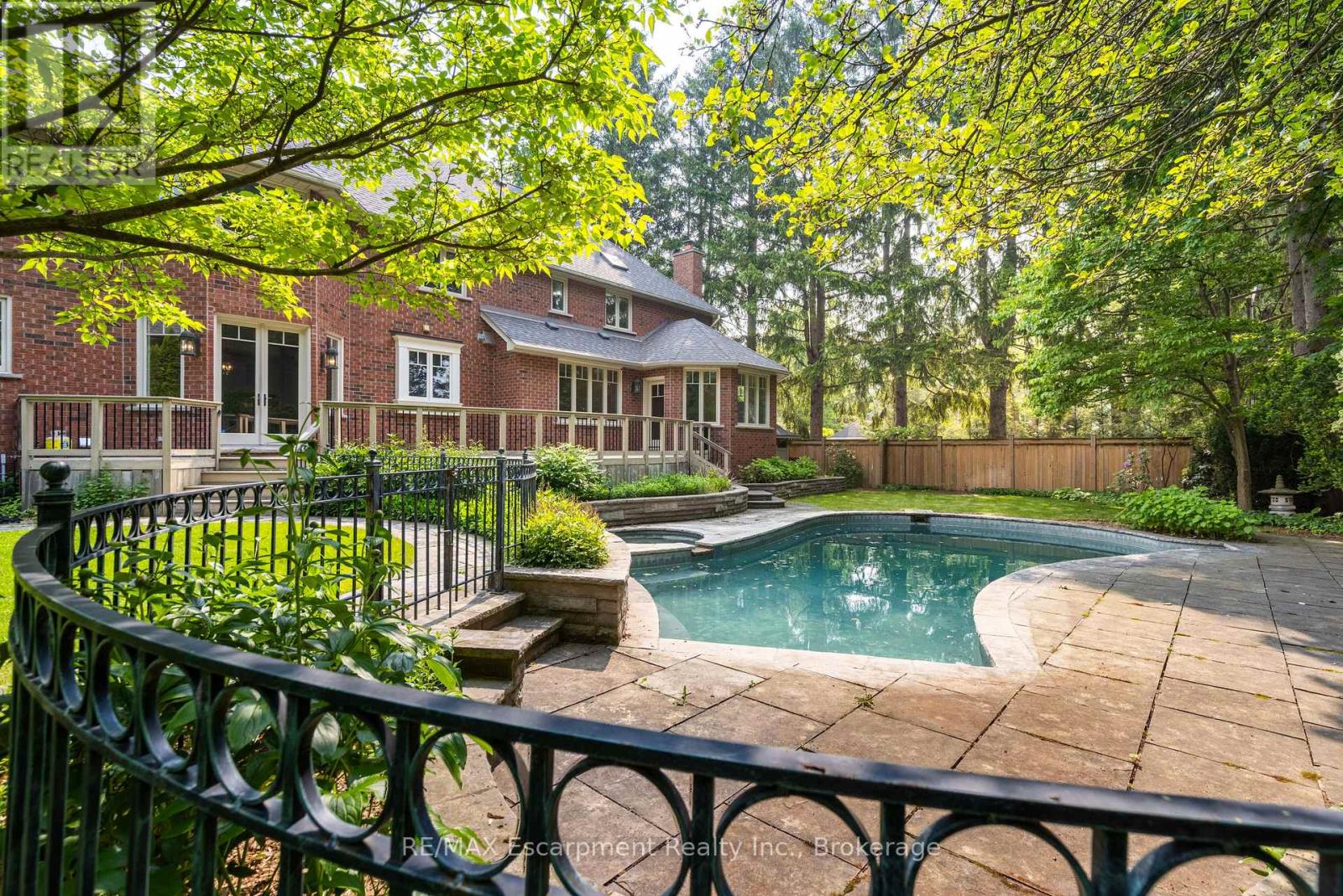 212 POPLAR DRIVE