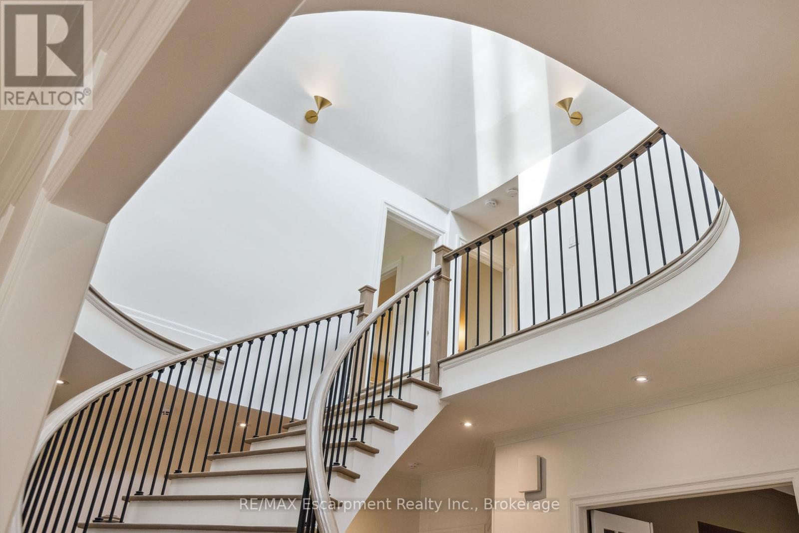 212 POPLAR DRIVE