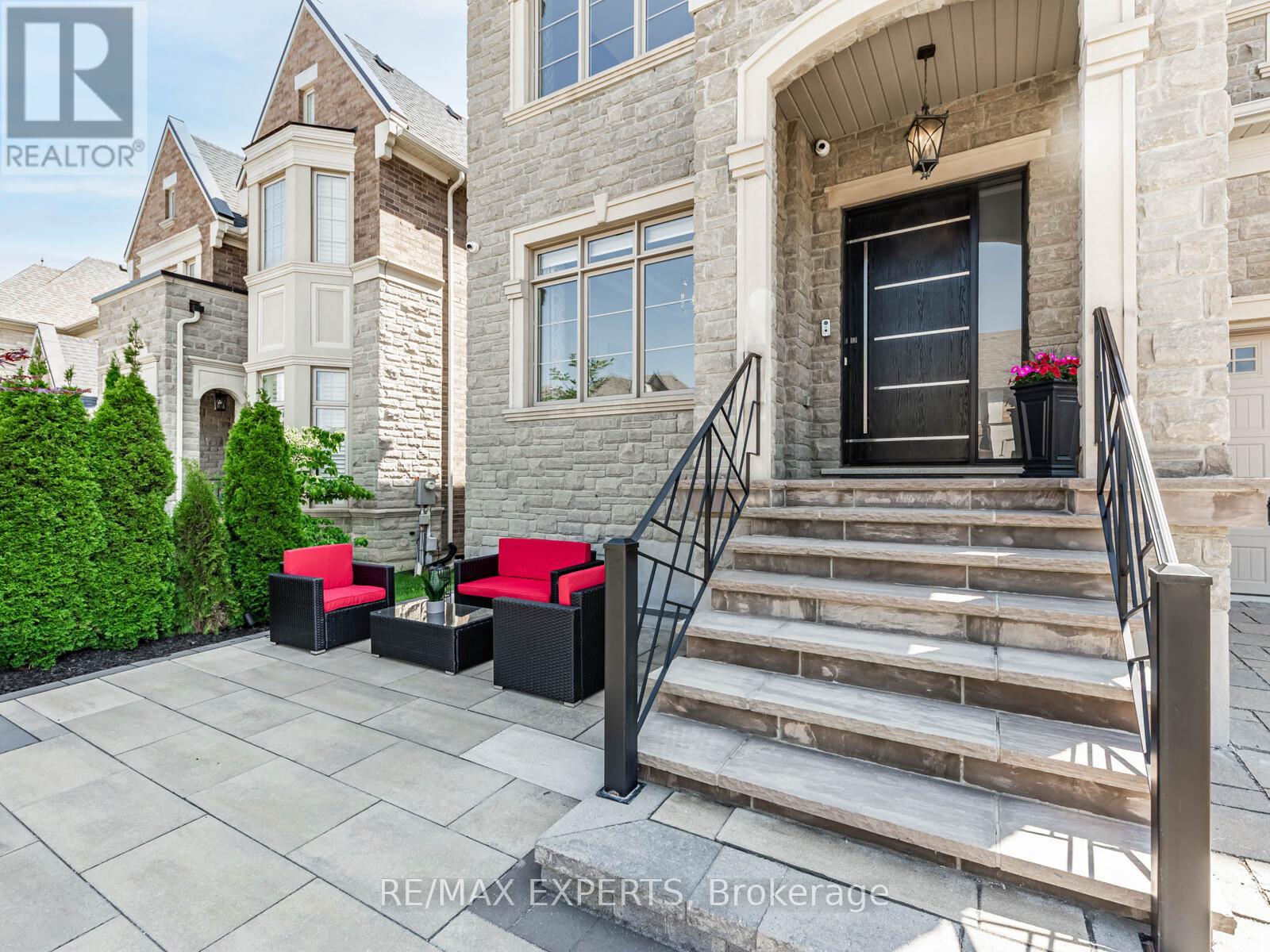 175 WOODGATE PINES DRIVE