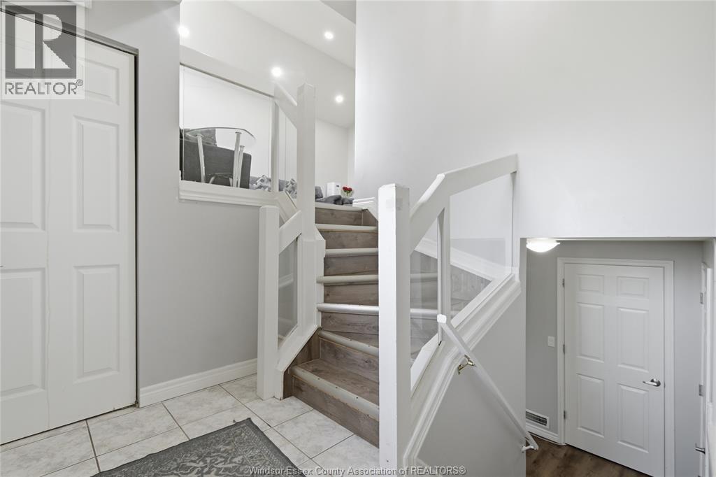 724 CABANA ROAD East