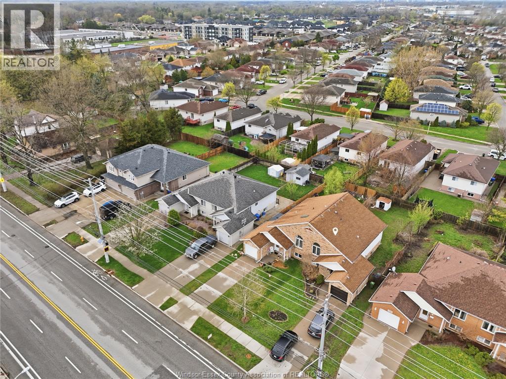 724 CABANA ROAD East